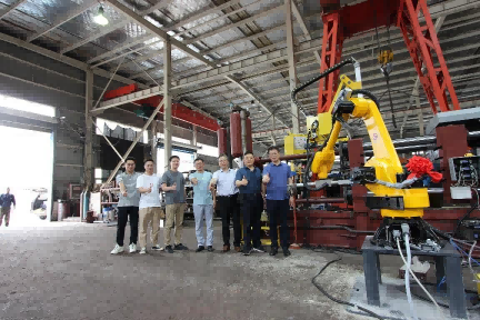 china's erster selbst entwickelter druckgießroboter wurde in longhua, bengbu erfolgreich probeproduziert
