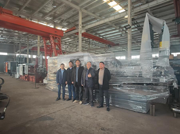 Li Jun, Gai Yanbo, Cao Kai und andere Experten besuchten Longhua in Bengbu Um den Fortschritt des Kooperationsprojekts zwischen dem Institut und Unternehmen zu inspizieren. 