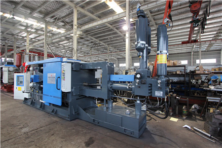 Herzlichen Glückwunsch zu Longhua auf die erfolgreiche Lieferung der kalt Kammer Druckguss Maschine in der Fabrik！