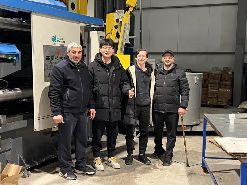 In - Tiefenkommunikation, bauen Sie eine neue Zukunft für die Casting auf - eine Aufzeichnung des Besuchs bei armenischen Kunden